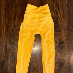 ❤️yellow scrunch-butt workout leggings